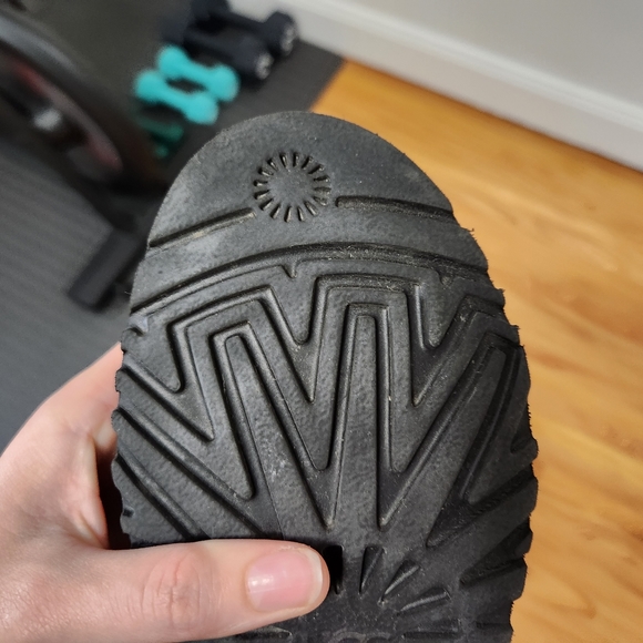 UGG Women's Classic Unlined Mini Perf Boots size 7 in black - Picture 7 of 11